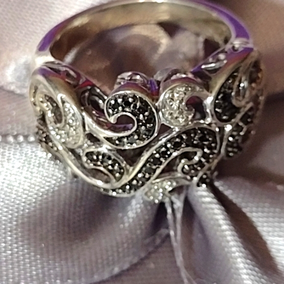 DIAMONDS--Black and White Diamonds set in .925 - Picture 5 of 10